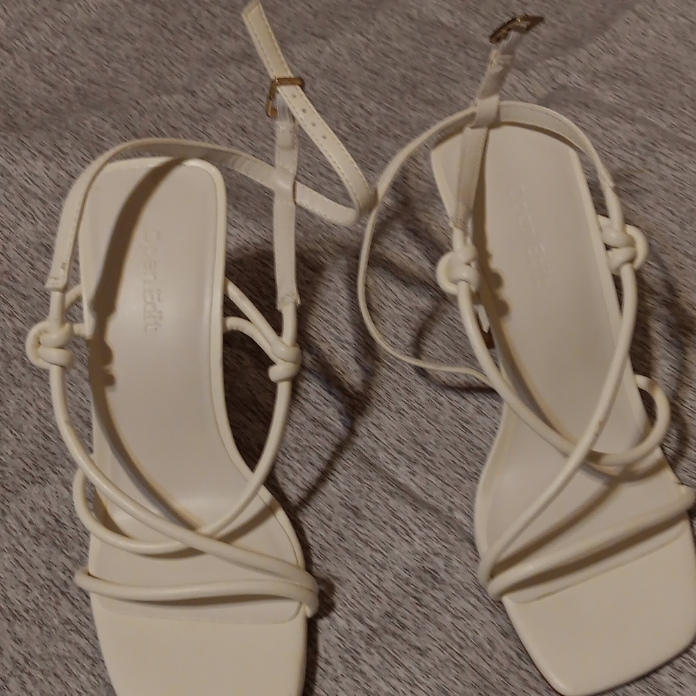 White heels not to tall not to short
